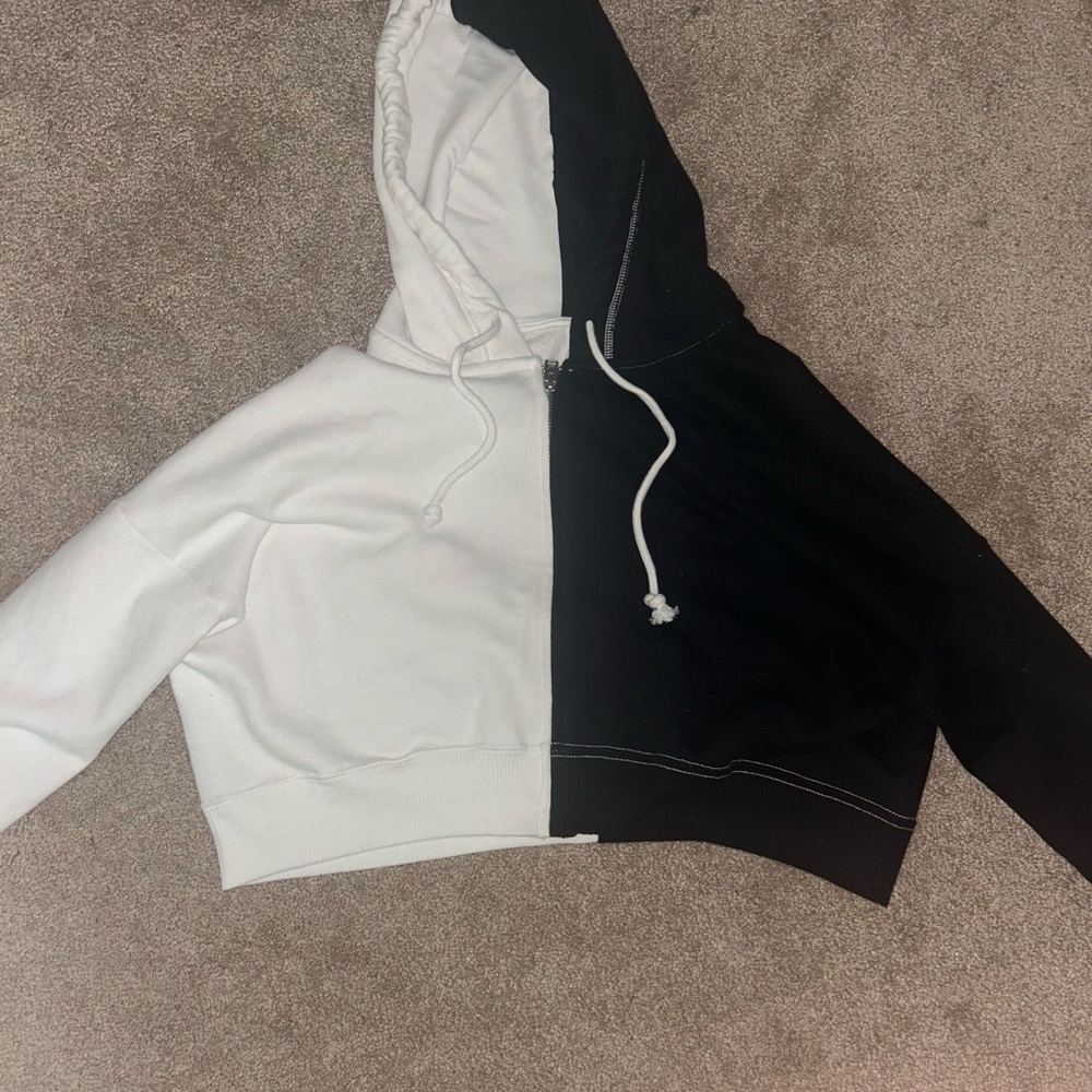 Hollister black and white cropped zip up hoodie
